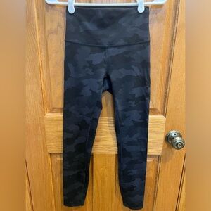 Lululemon Wunder Train Tight 25”